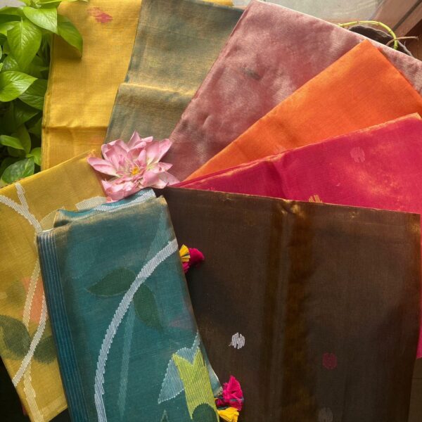 A beautiful collection of pure tissue organza top & Duppatta with exquisite Jamdhani weaving throughout & tassels done. No bottom. Hurry & order these before we run out of them. Jamdhanis are truly exclusive & a must have in your wardrobe