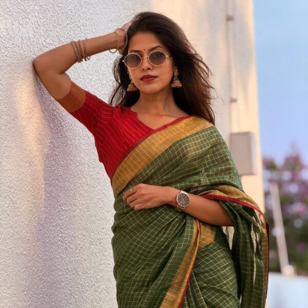 Available on Pre -Order !!! Dispatch time 10 days !!! Getting this beautiful Handloom Linen Silk saree at a very special price !!! Our Premium Edit in Pure Linen Silk Handloom Saree…So excited to bring in this gorgeous saree which speaks of Ornate grandeur & sublime elegance !