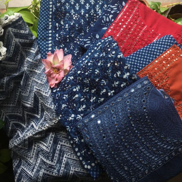 ☘️ A beautiful premium collection of pure cotton top with exquisite mirror work and French knot embroidery detailing , cotton bottom amd kota Doria / chiffon duppatta ! Hurry and order these before we run out of them