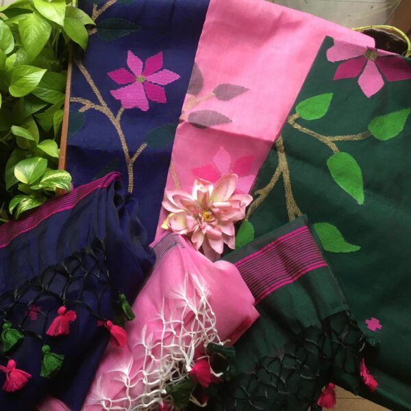 ☘️A beautiful & unique collection in stunning organza top and Duppatta with Jamdhani hand weaving. No bottom. Can be customised additionally